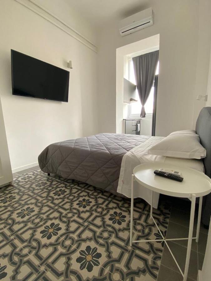 Bari Landlord 242 - Central Station Apartments Buitenkant foto