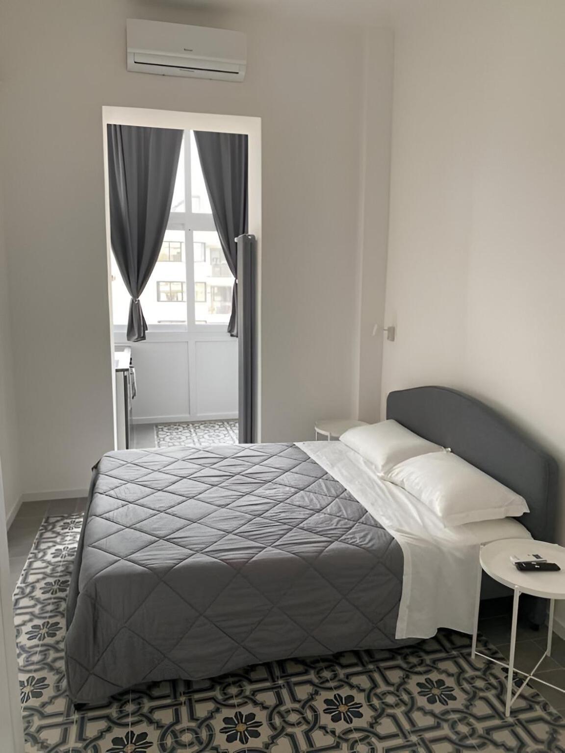 Bari Landlord 242 - Central Station Apartments Buitenkant foto