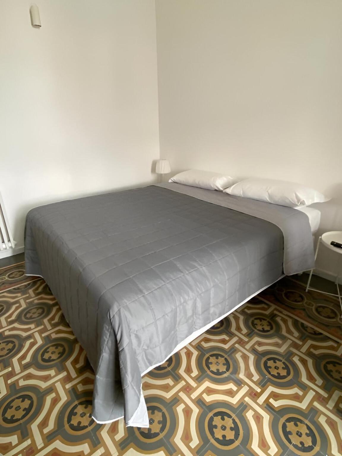 Bari Landlord 242 - Central Station Apartments Buitenkant foto