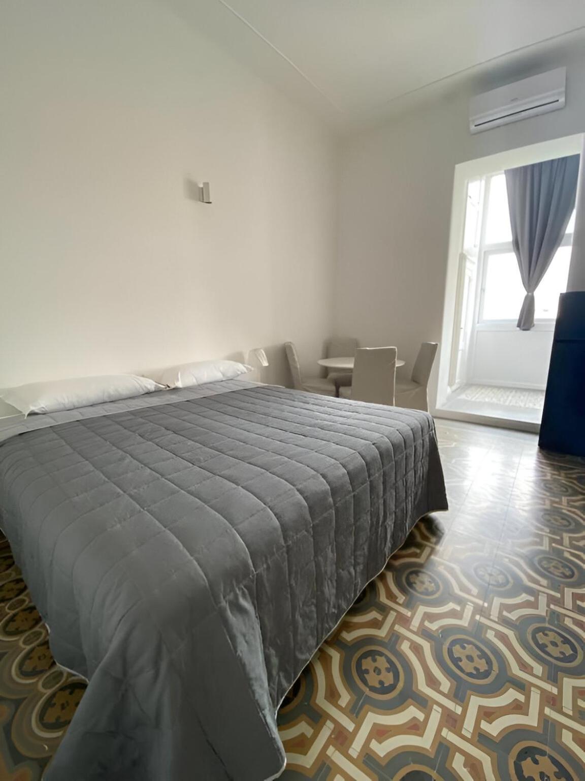 Bari Landlord 242 - Central Station Apartments Buitenkant foto