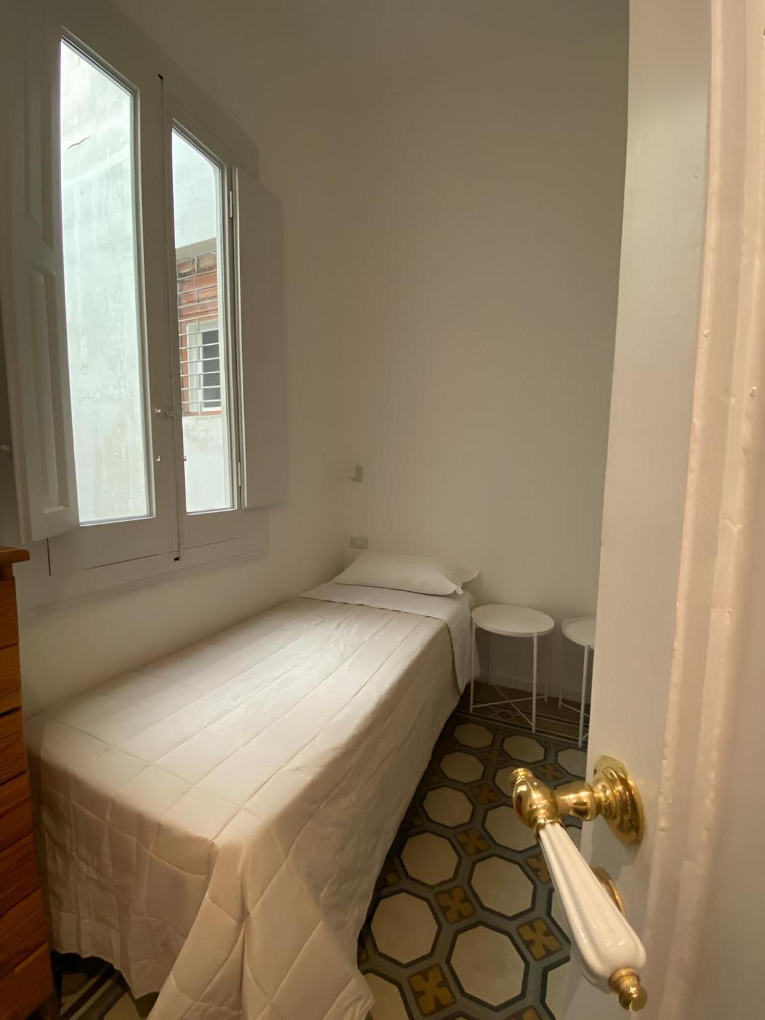 Bari Landlord 242 - Central Station Apartments Buitenkant foto