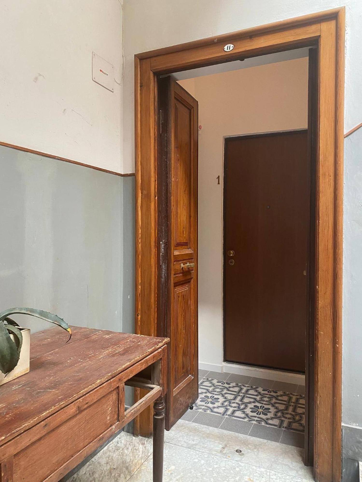 Bari Landlord 242 - Central Station Apartments Buitenkant foto