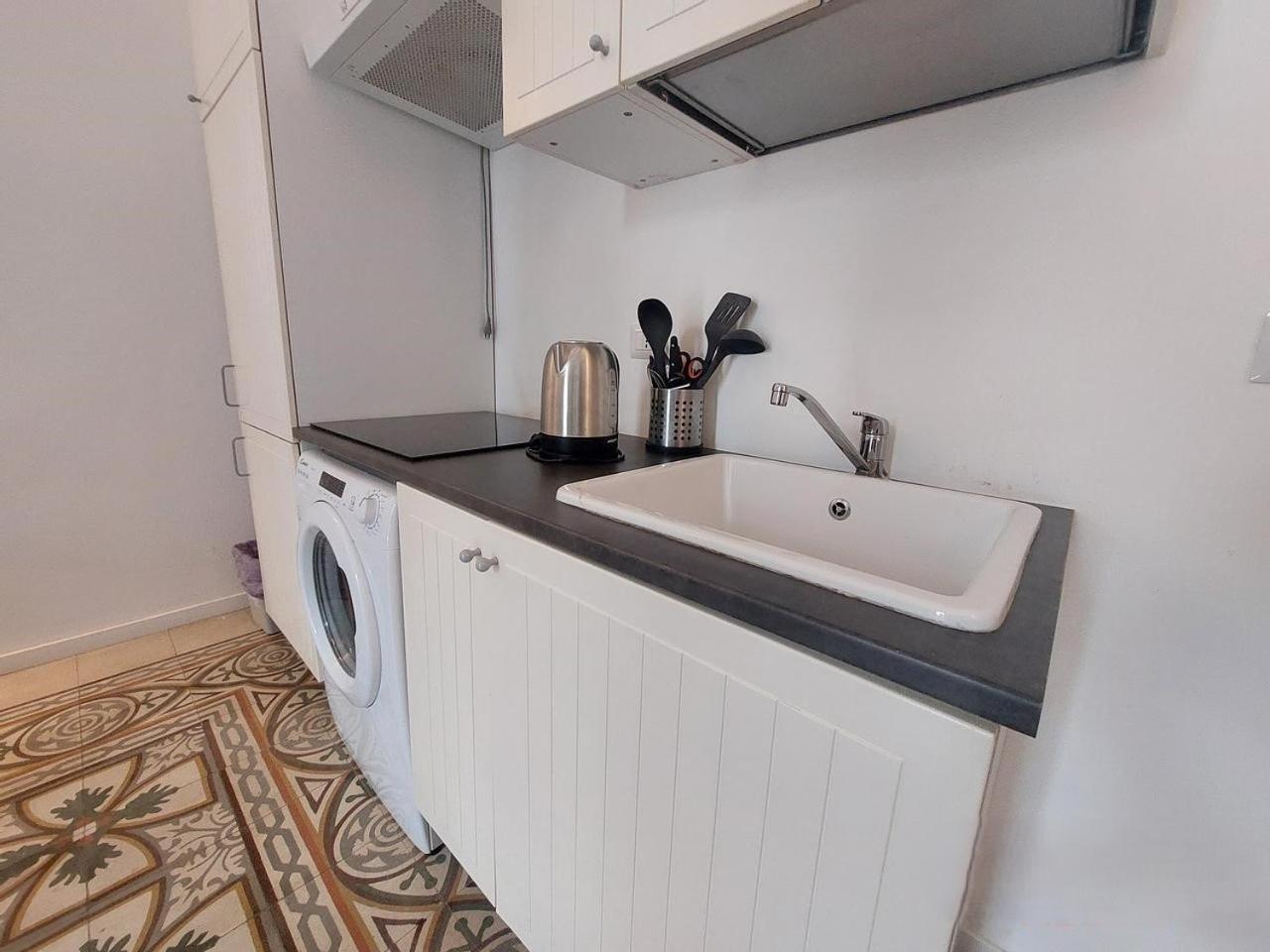 Bari Landlord 242 - Central Station Apartments Buitenkant foto
